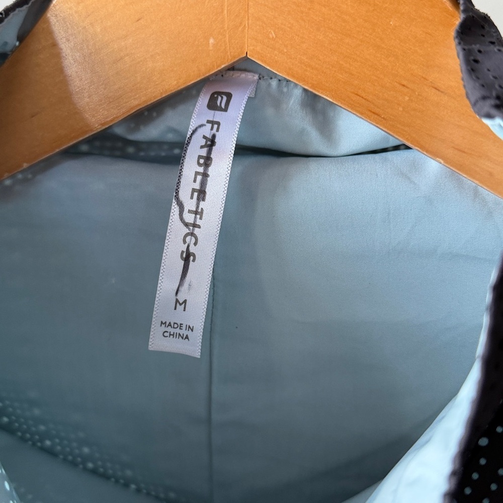 Fabletics Lightweight Running Jacket Womens Medium - Picture 3 of 6
